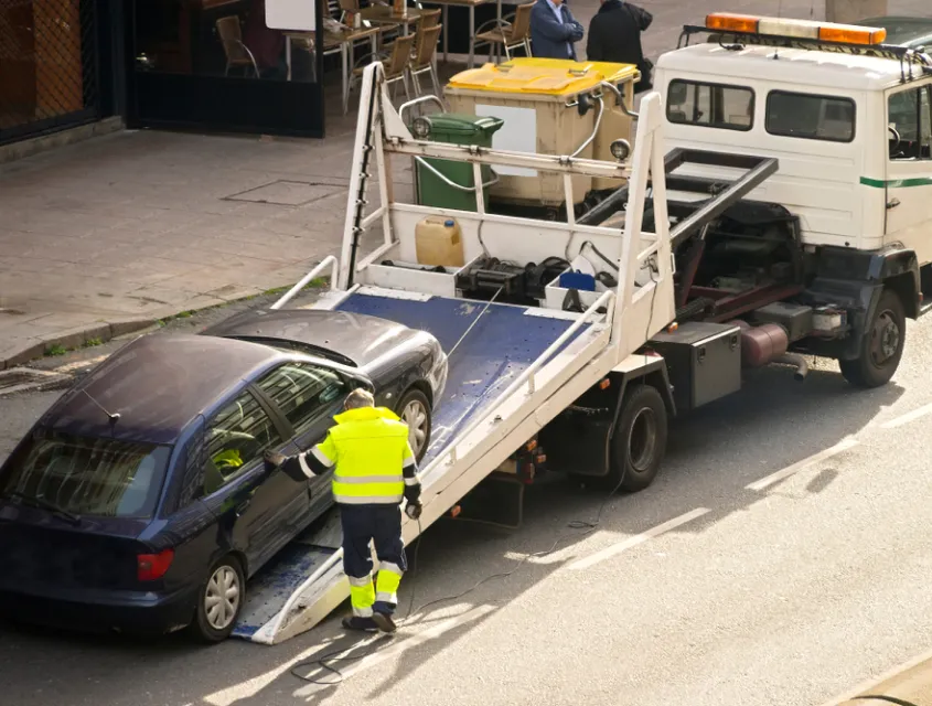 Joseph Lacroix Epaviste Saint Tropez Ne Laissez Pas Un Imprevu Vous Immobilise Grace A Notre Service De Remorquage Fiable Et Professionnel
